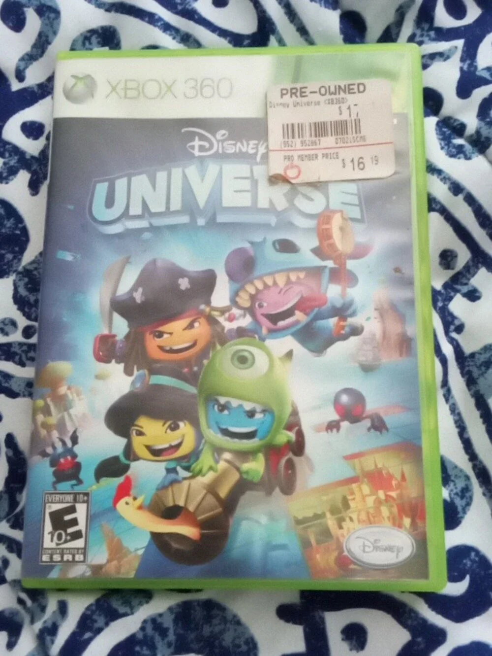Disney Universe Xbox 360 Game with Bright Lime Green Case